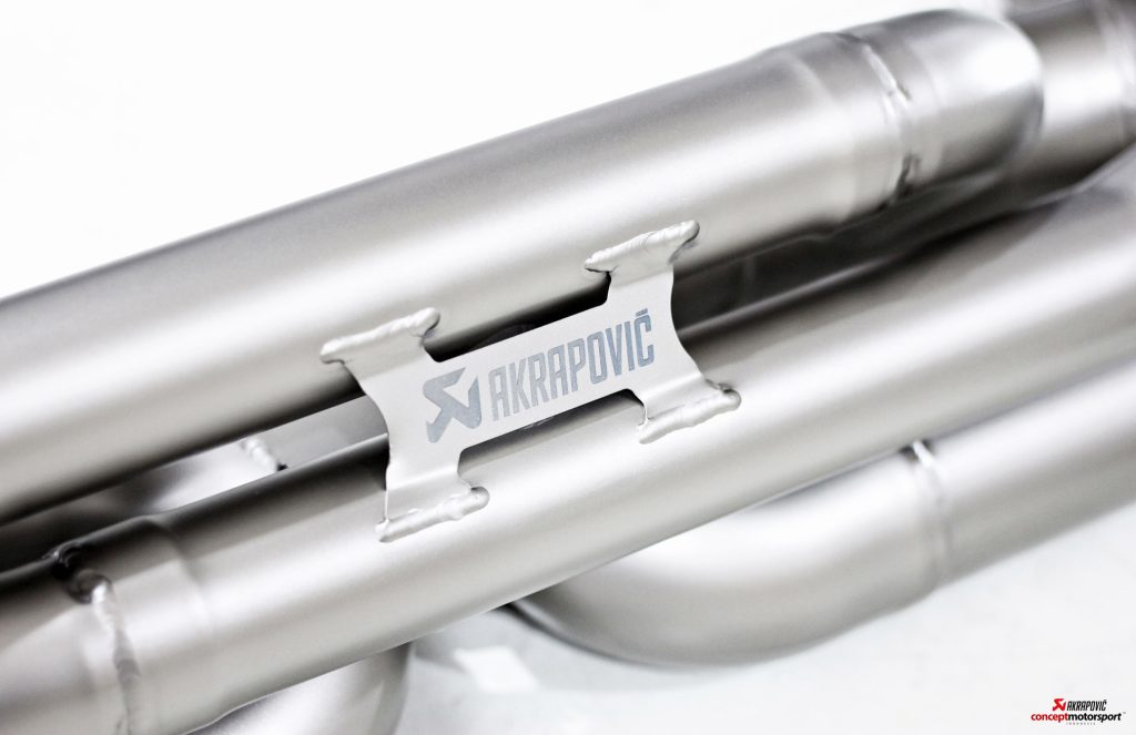 Akrapovic Slip-On Race Line (Titanium